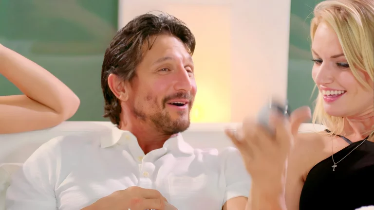 Brunette Beauty Jaye Summers Gets Nailed From Behind As A Busty Blonde Watches